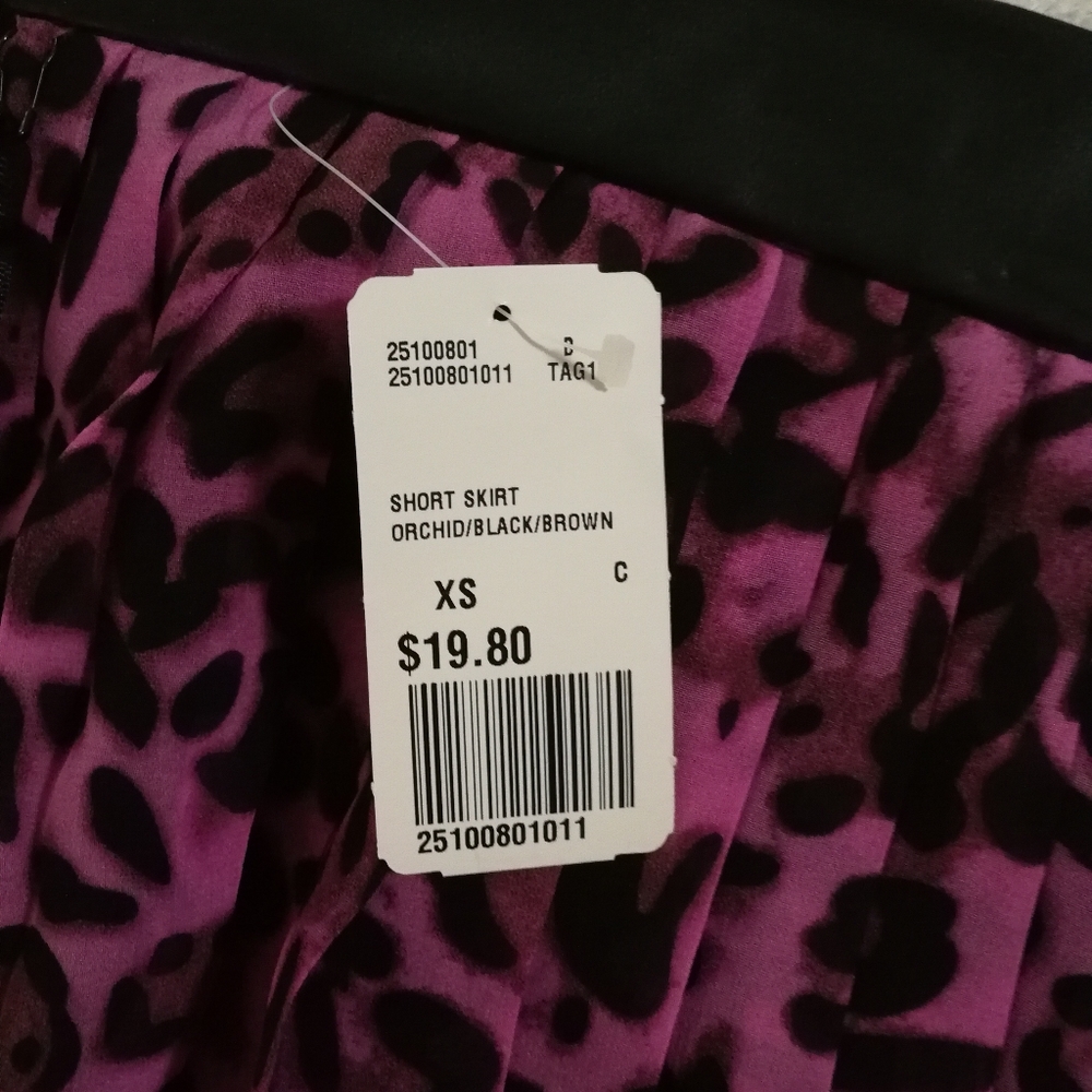 FOREVER 21 Animal Print Pleated Skirt NWT - Picture 6 of 6